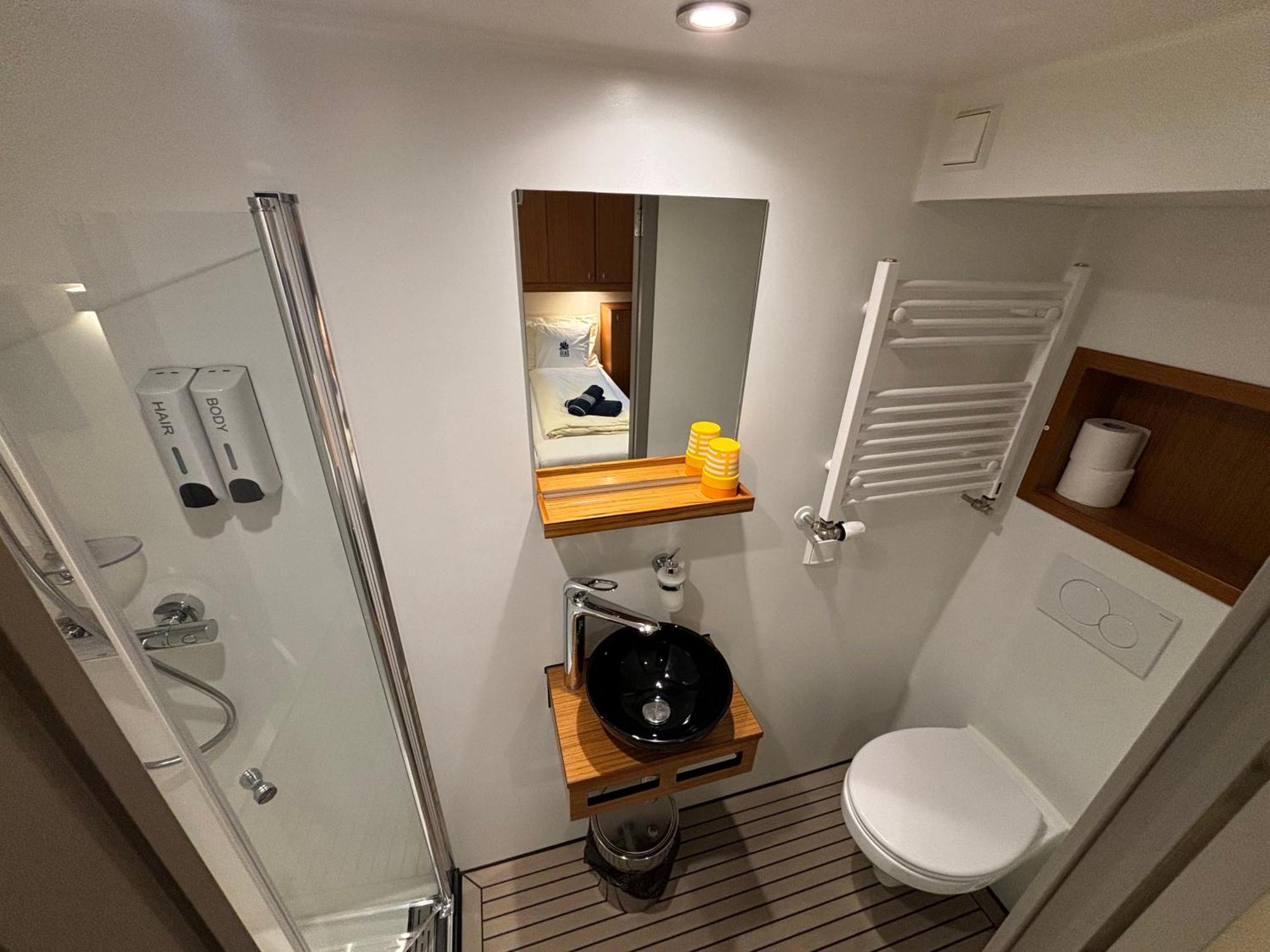 Hotelboat Iris Groningen Exterior photo