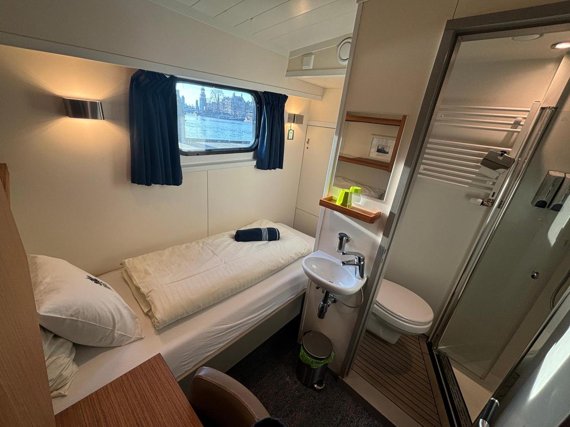 Hotelboat Iris Groningen Exterior photo